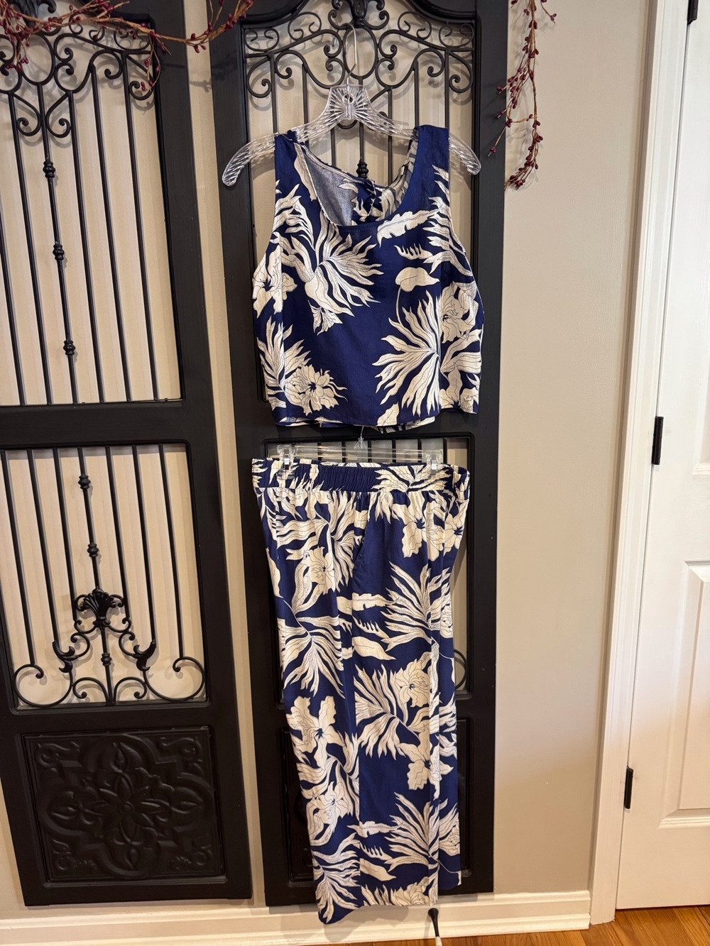 NWOT Rachel Zoe 2-piece linen pant set, size large